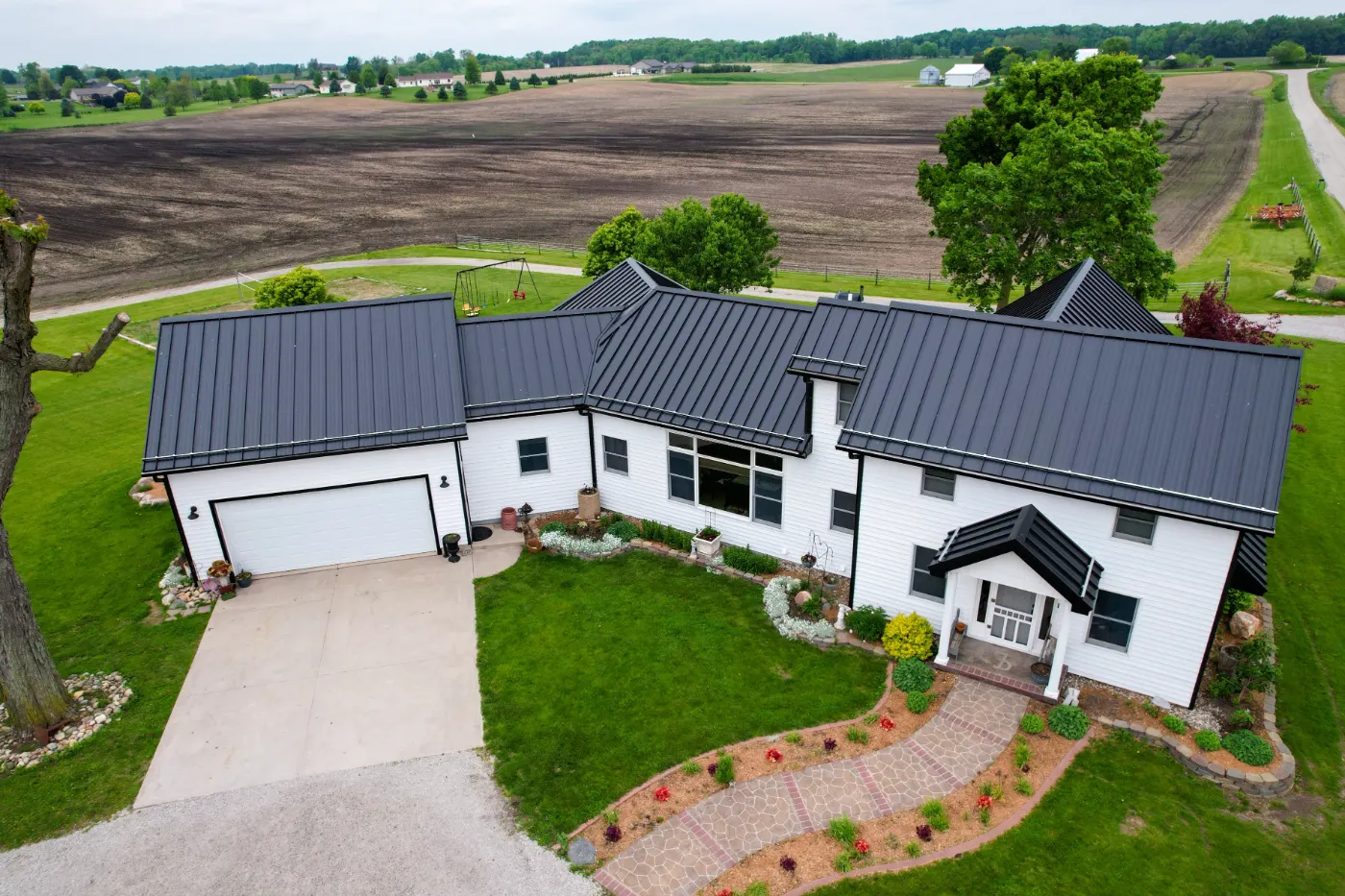 Manufacturer-certified roof installation in Middletown